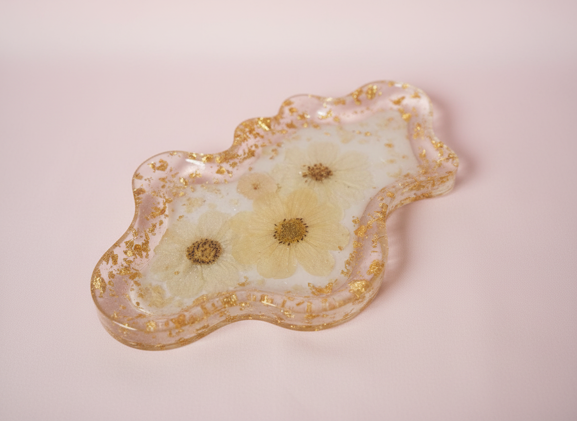 Wavy Pressed Flower Resin Jewelry Tray - White Florals & Gold Gilded Flakes image 0