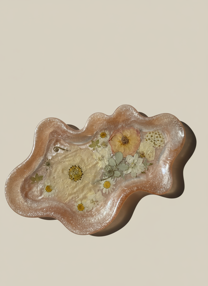 Wavy Pressed Flower Resin Jewelry Tray – Blush + Ivory image 5