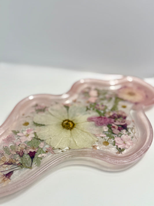 Wavy Pressed Flower Resin Jewelry Tray – Blush Pink image 0