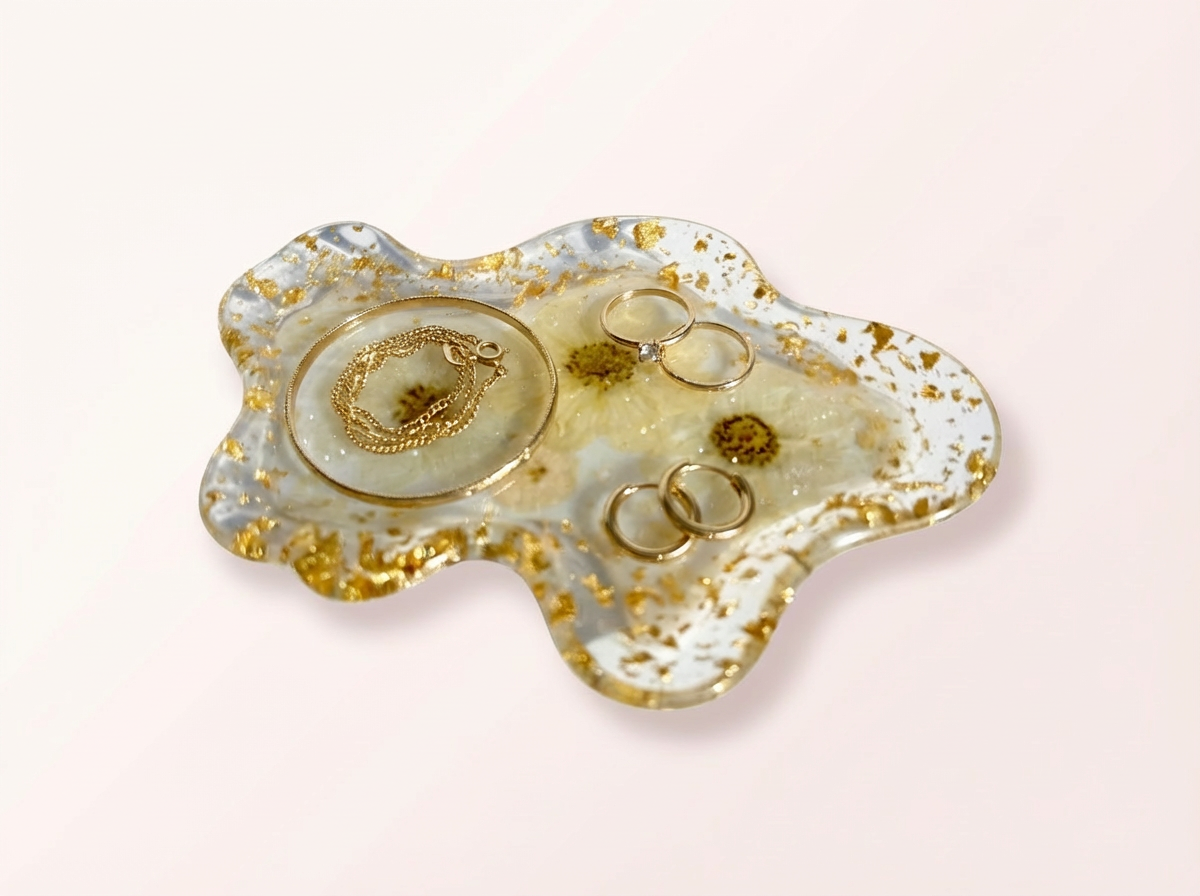 Wavy Pressed Flower Resin Jewelry Tray - White Florals & Gold Gilded Flakes