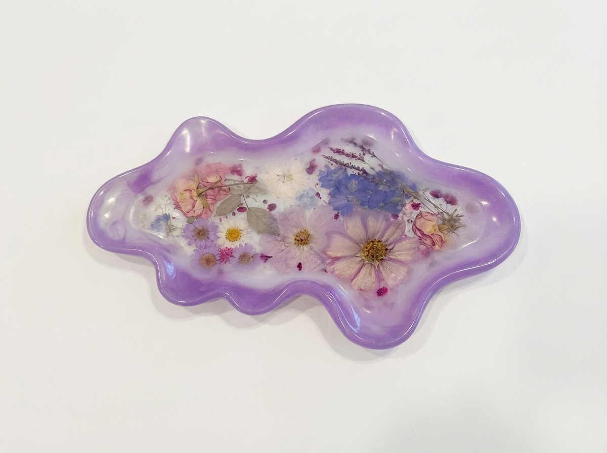 Wavy Pressed Flower Resin Jewelry Tray – Purple Wildflowers