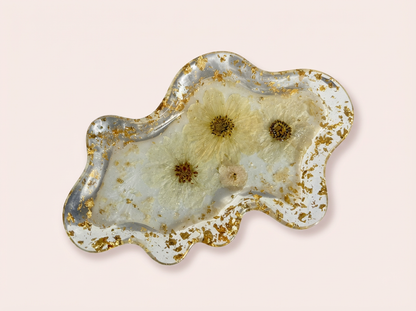 Wavy Pressed Flower Resin Jewelry Tray - White Florals & Gold Gilded Flakes