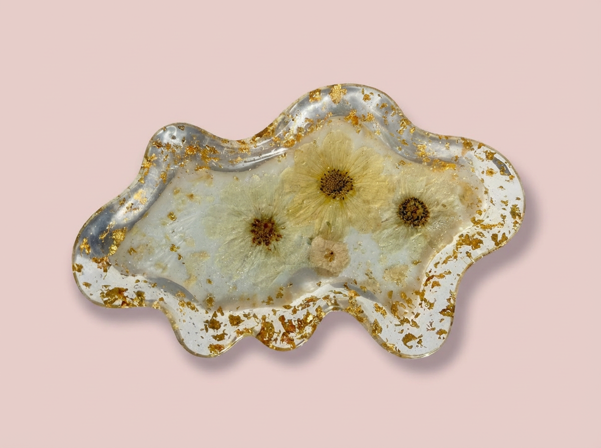 Wavy Pressed Flower Resin Jewelry Tray - White Florals & Gold Gilded Flakes