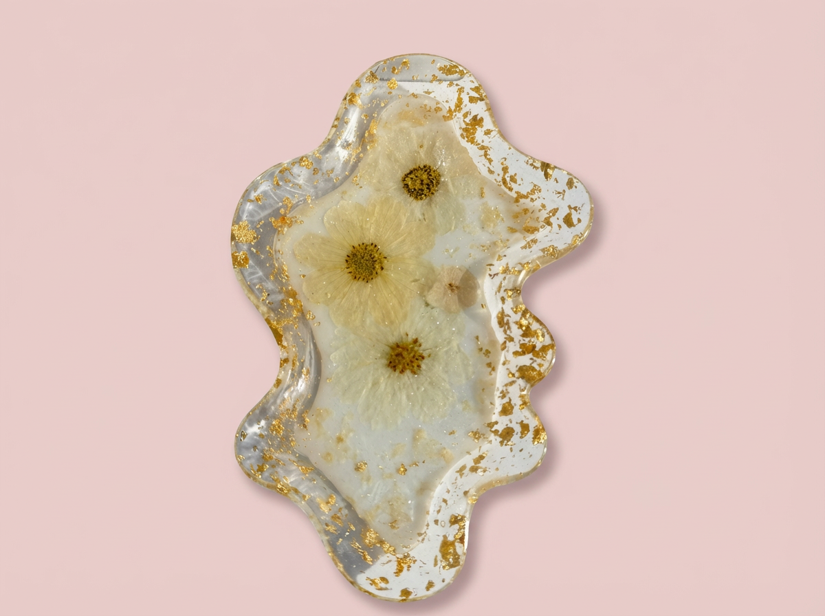 Wavy Pressed Flower Resin Jewelry Tray - White Florals & Gold Gilded Flakes