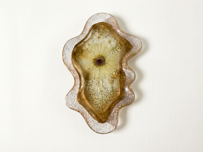 Wavy Pressed Flower Resin Jewelry Tray – Golden Garden