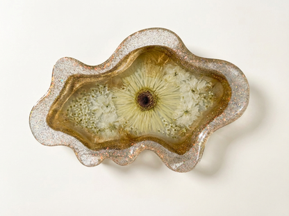Wavy Pressed Flower Resin Jewelry Tray – Golden Garden