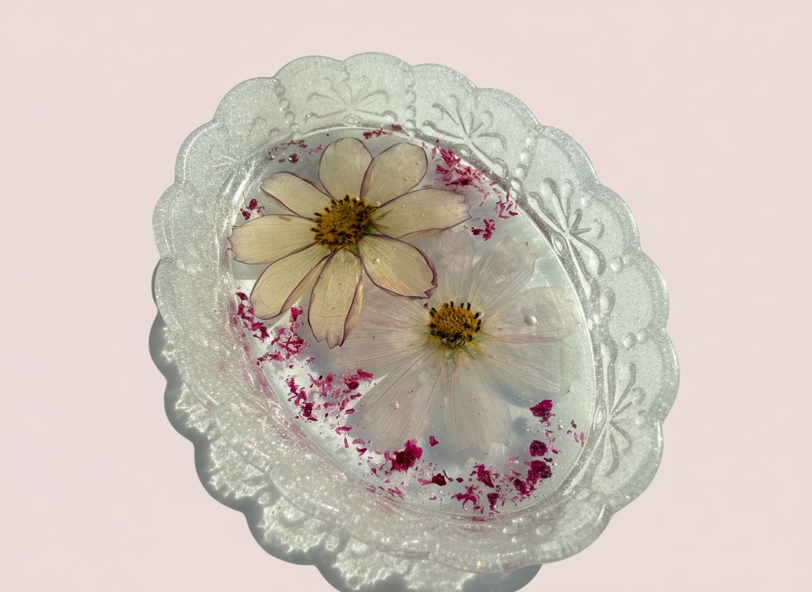 Pressed Flower Resin Trinket Tray | Soft Purples