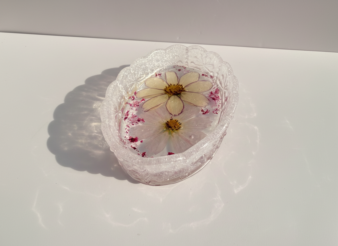 Pressed Flower Resin Trinket Tray | Soft Purples