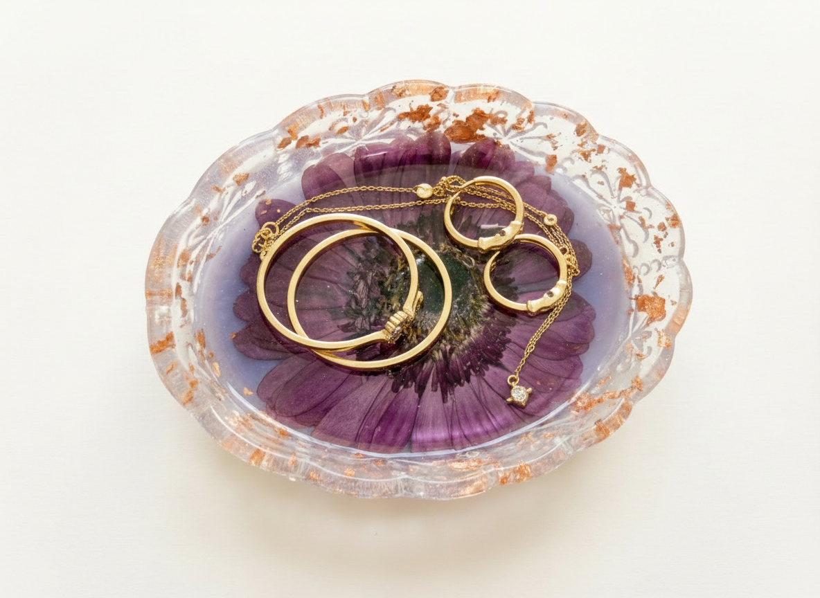 Pressed Flower Resin Trinket Tray | Passionate Purple